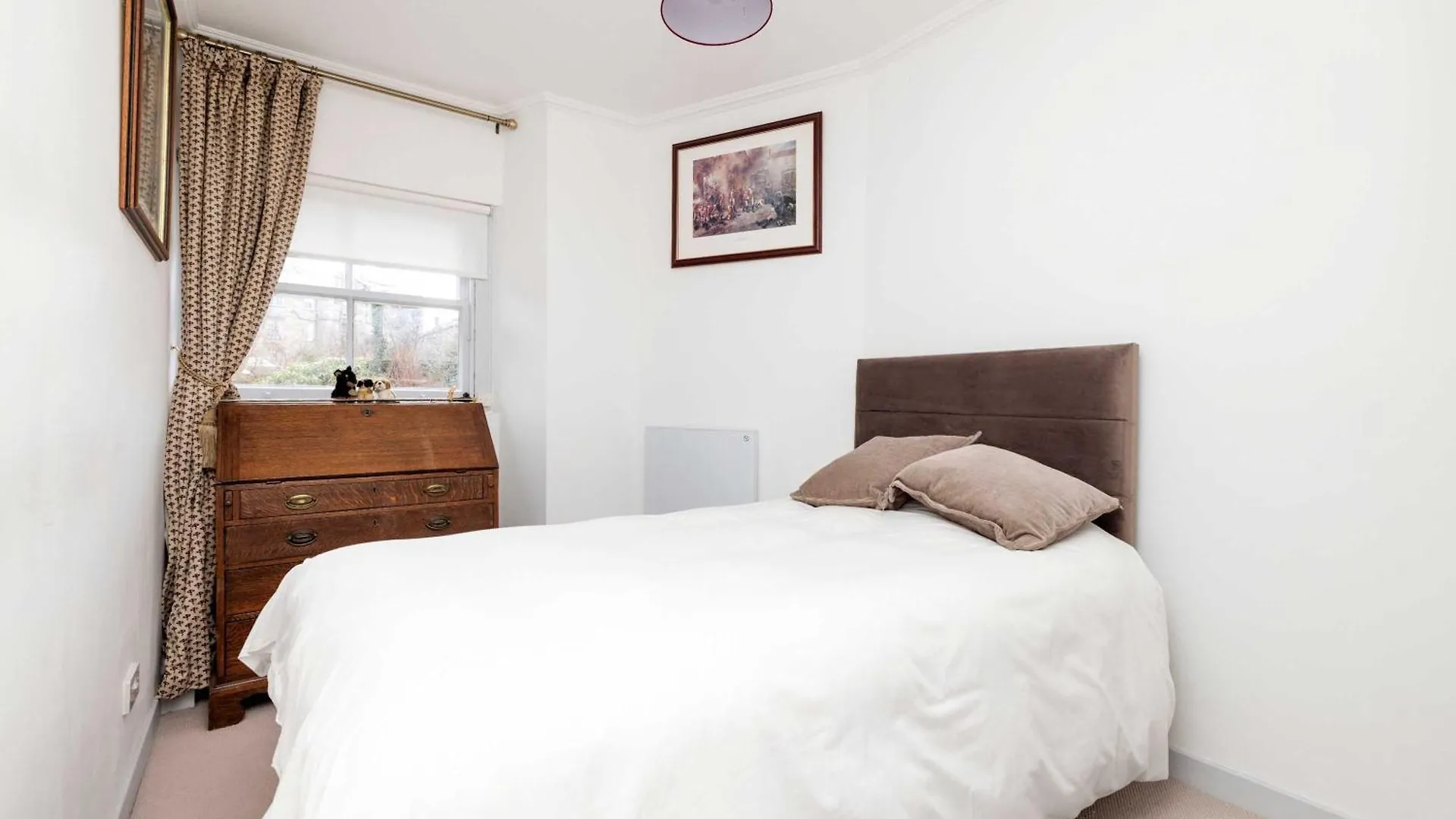 Joivy Spacious 2-Bedroom Ground Floor Flat Edinburgh Apartment